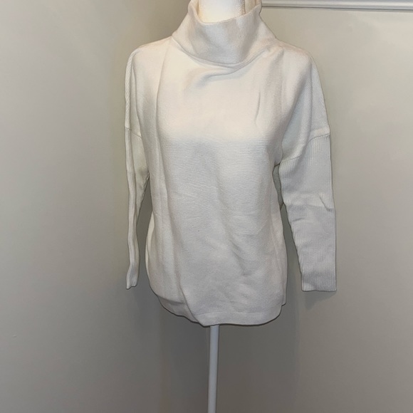 NWT women’s Lillusory mock turtleneck pullover sweater cream white S small - Picture 1 of 9
